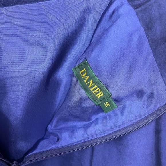 Danier Suede Set - Picture 5 of 10